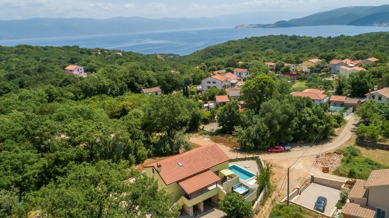 Holiday Home Tos Рисика Экстерьер фото