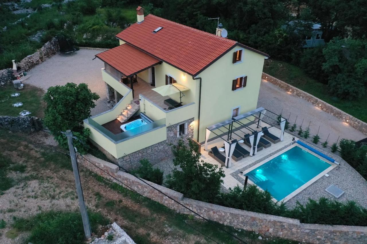 Holiday Home Tos Рисика Экстерьер фото