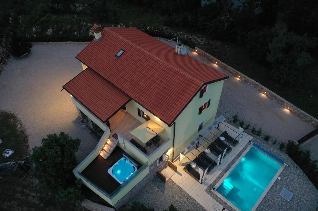 Holiday Home Tos Рисика Экстерьер фото