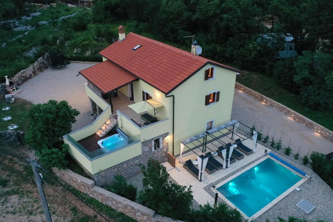 Holiday Home Tos Рисика Экстерьер фото